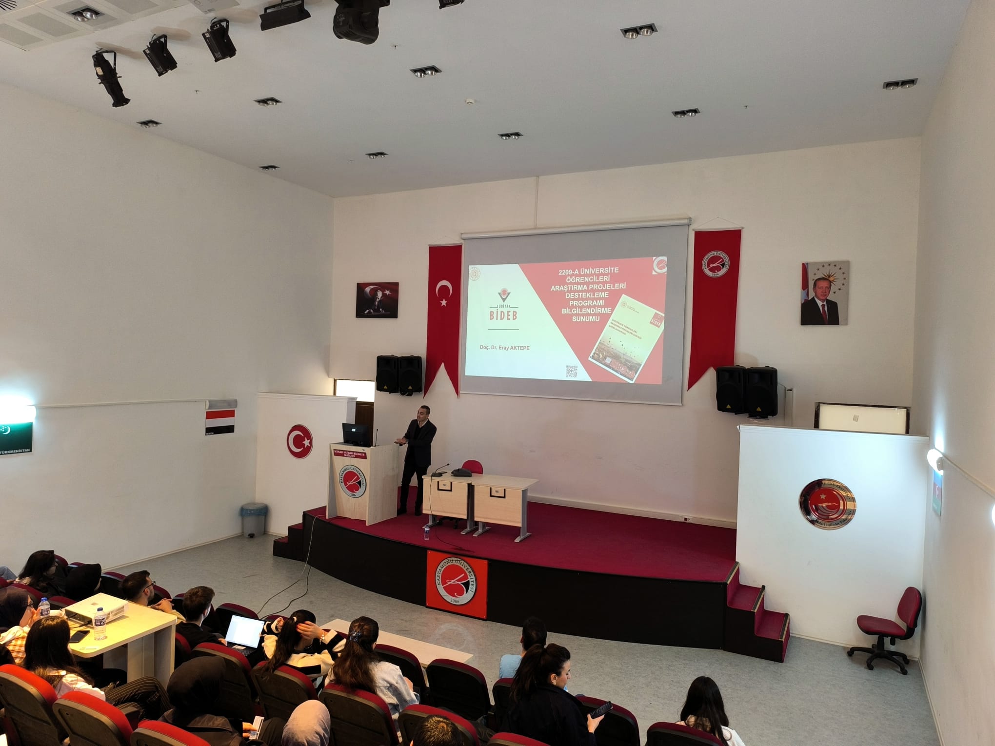 Fakültemizde 2209-A Üniversite Öğrencileri Araştırma Projeleri Destekleme Programı Kapsamında Bilgilendirme Sunumu Gerçekleştirildi
