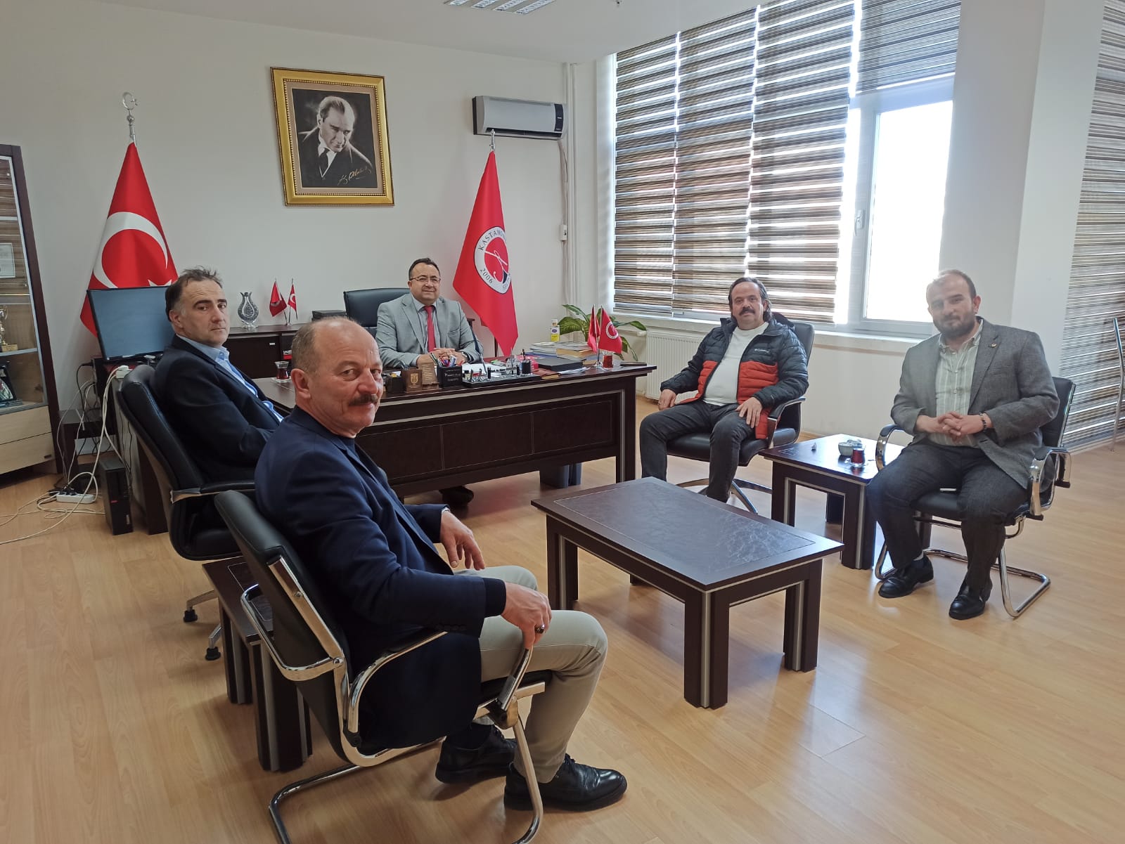 İnebolu Ticaret ve Sanayi Odası Yönetim Kurulu Başkanı Sayın Şakir İşeri’den Dekanımıza Ziyaret