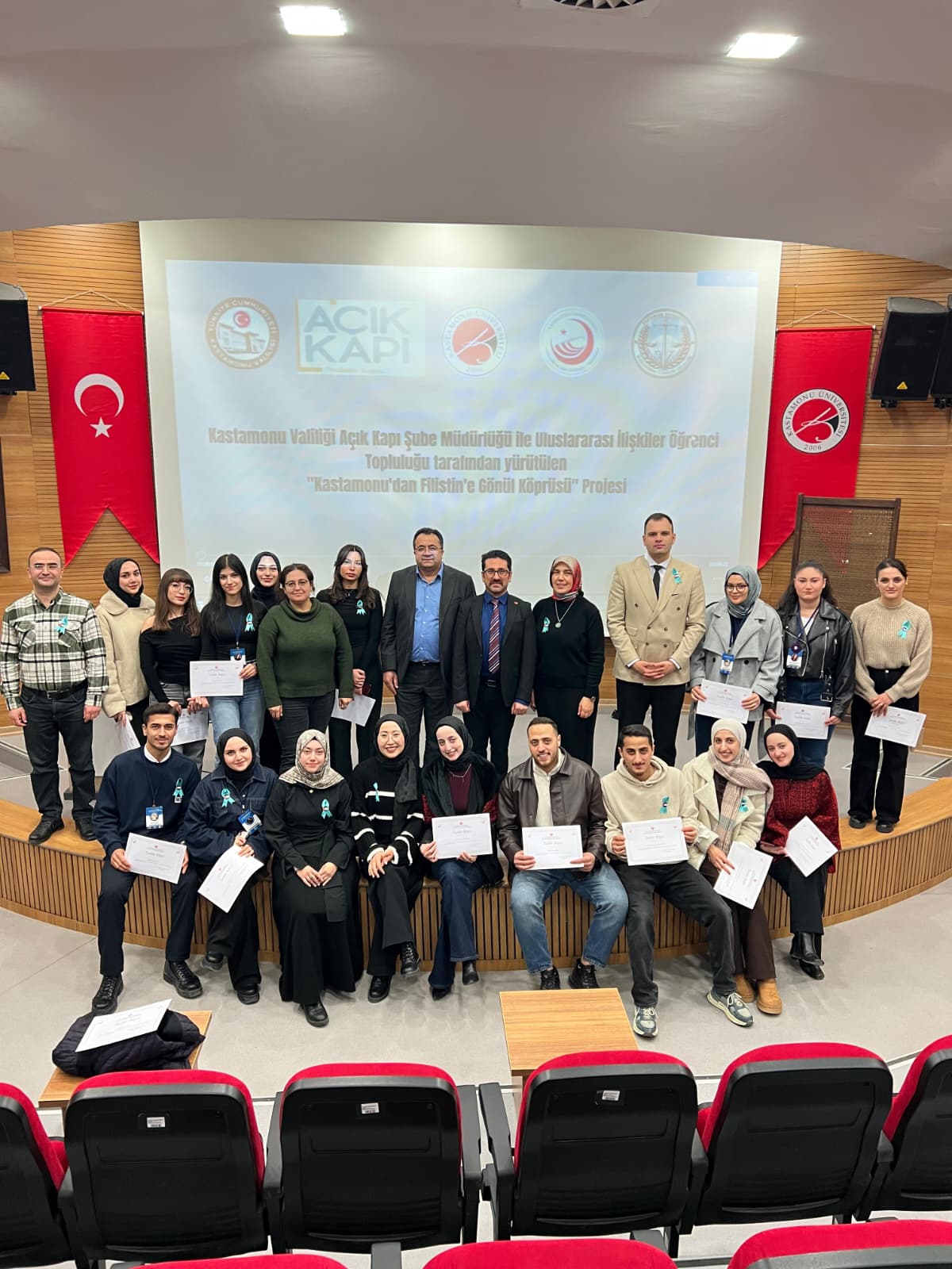 Dekanımız Fakültemiz Topluluğu Sergisini Ziyaret Etti