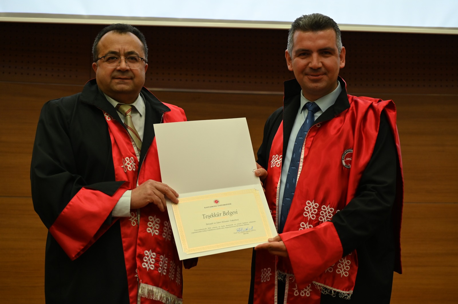 Akademik Cübbe Giyme ve Ödül Töreni: 2025 Yılı Değerlendirmesinde EN FAZLA ÖDÜL ALAN FAKÜLTEYİZ