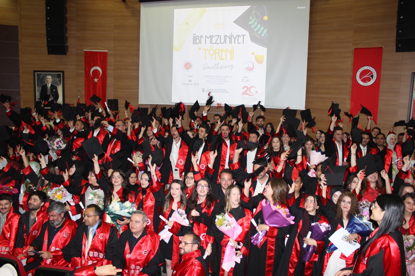 Fakültemiz Mezuniyet Töreni Coşkuyla Gerçekleşti