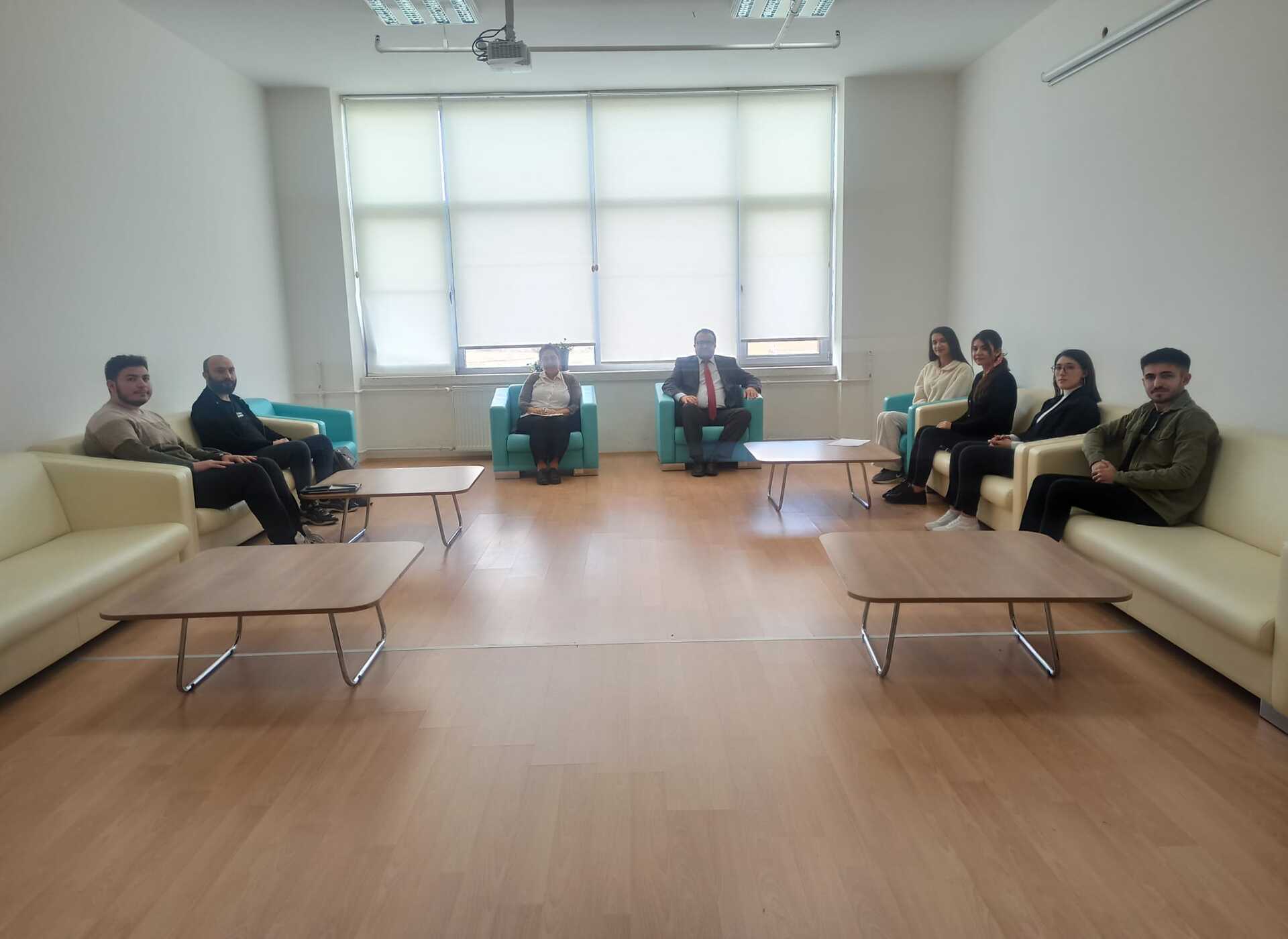 Bölüm Öğrenci Temsilcilerimizle Ders ve Fakülte Memnuniyeti Hakkında Toplantı Gerçekleştirildi