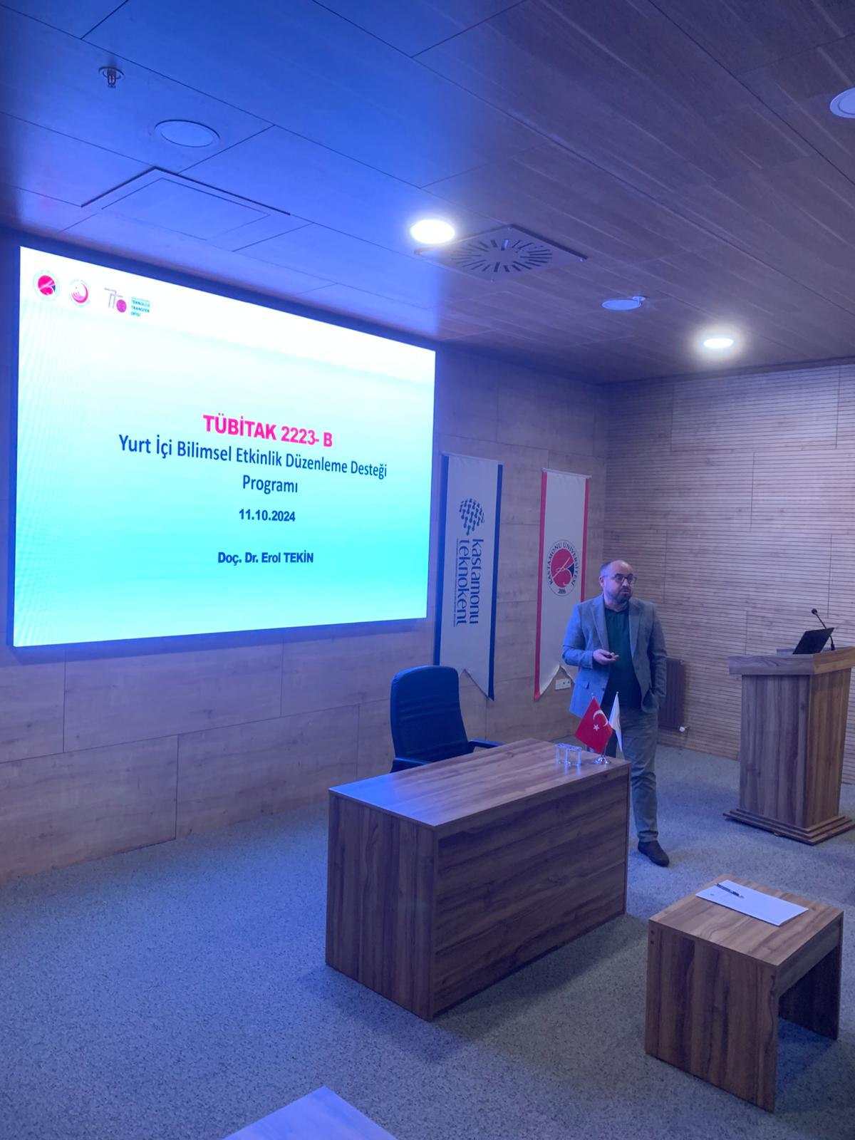 Fakültemiz Öğretim Üyesinden “2223-B Yurt İçi Bilimsel Etkinlik Düzenleme Desteği” ile İlgili Bilgilendirme Sunumu