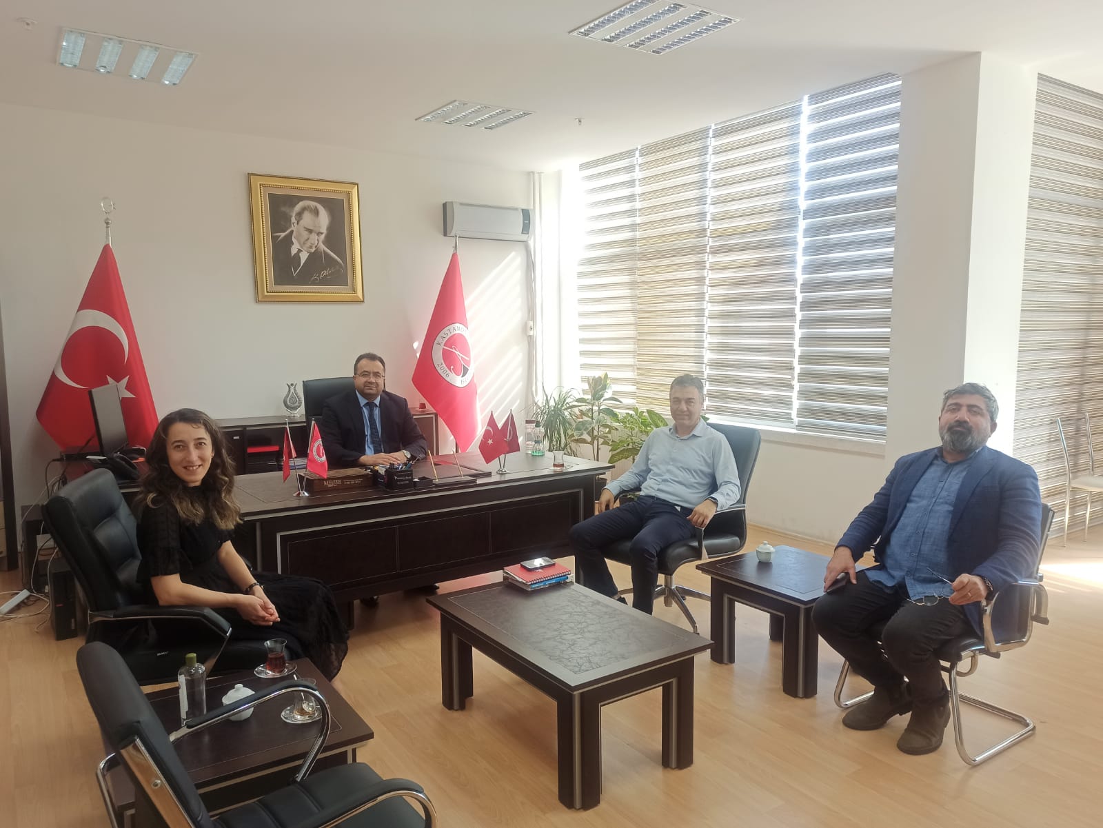 Kastamonu Ziraat Bankası Şube Müdürü Sayın Metin Özcivelek’ten Dekanımıza Ziyaret
