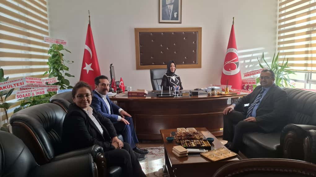 Dekanlık Yönetimimizden İnsan ve Toplum Bilimleri Fakültesi Dekanlığına Ziyaret