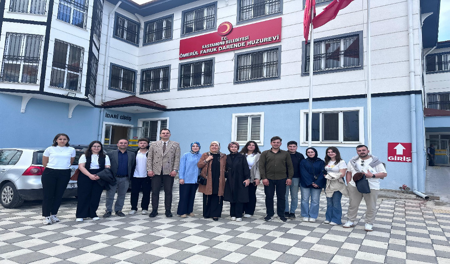 Fakültemiz Öğrencilerinin “Ömerül Faruk Darende Huzurevi”ne Ziyareti